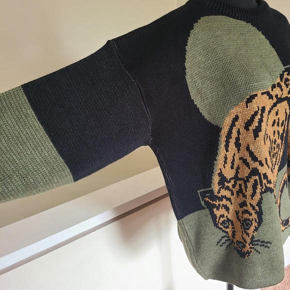 🔥VINTAGE 80s Authentic Renaissance Knitwear Metallic Leopard Oversized Sweater - Picture 10 of 10